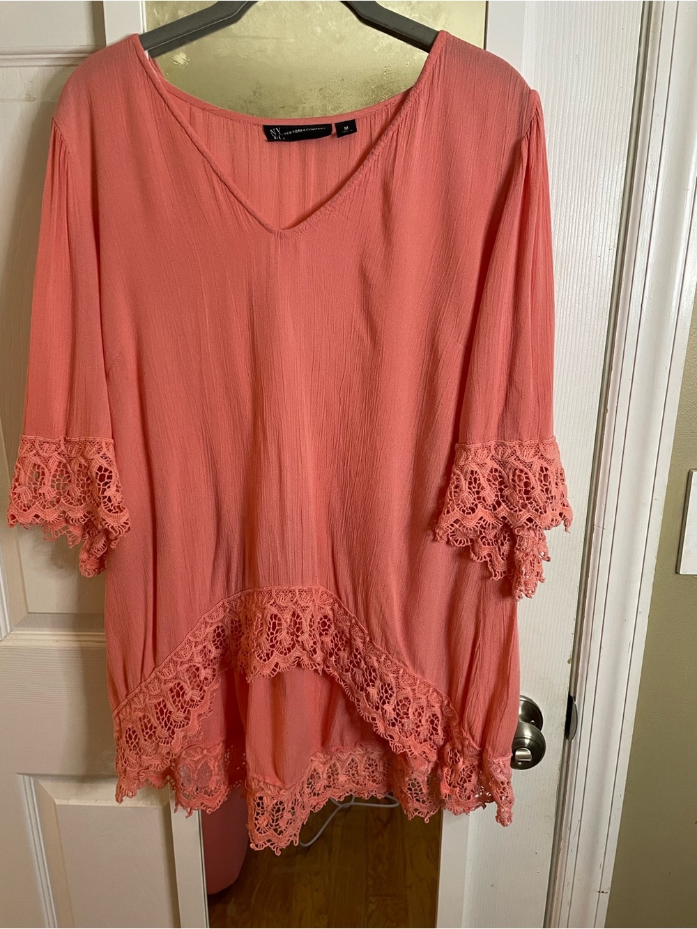 New York & Company Coral Lace Trim Tunic Blouse Size M